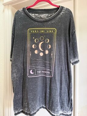 Pura Vida Acid Wash Gray Graphic Tee with White Logo